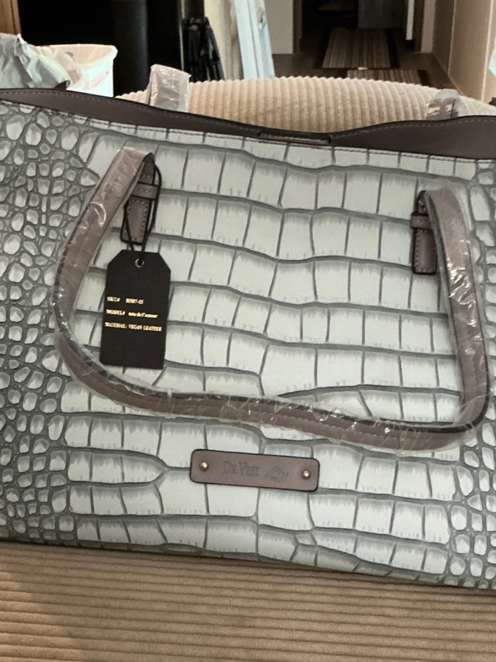 DE Vesi Croc-Embossed Tote.
